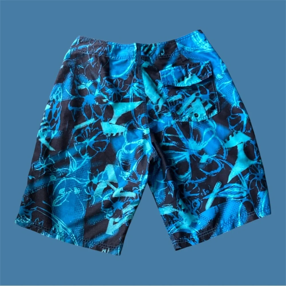 Oakley Blue &Black Floral Print Board Shorts Size 32  21”Length EUC
